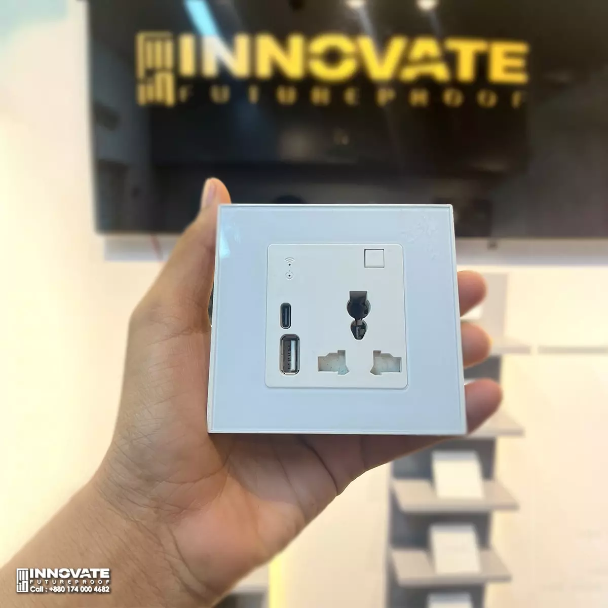 innovate charging universal smart wall socket front